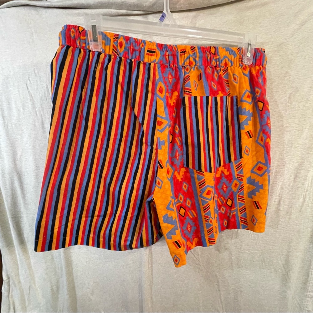 Abstract & Stripe Print Rave Shorts - ASOS Design - Picture 2 of 2